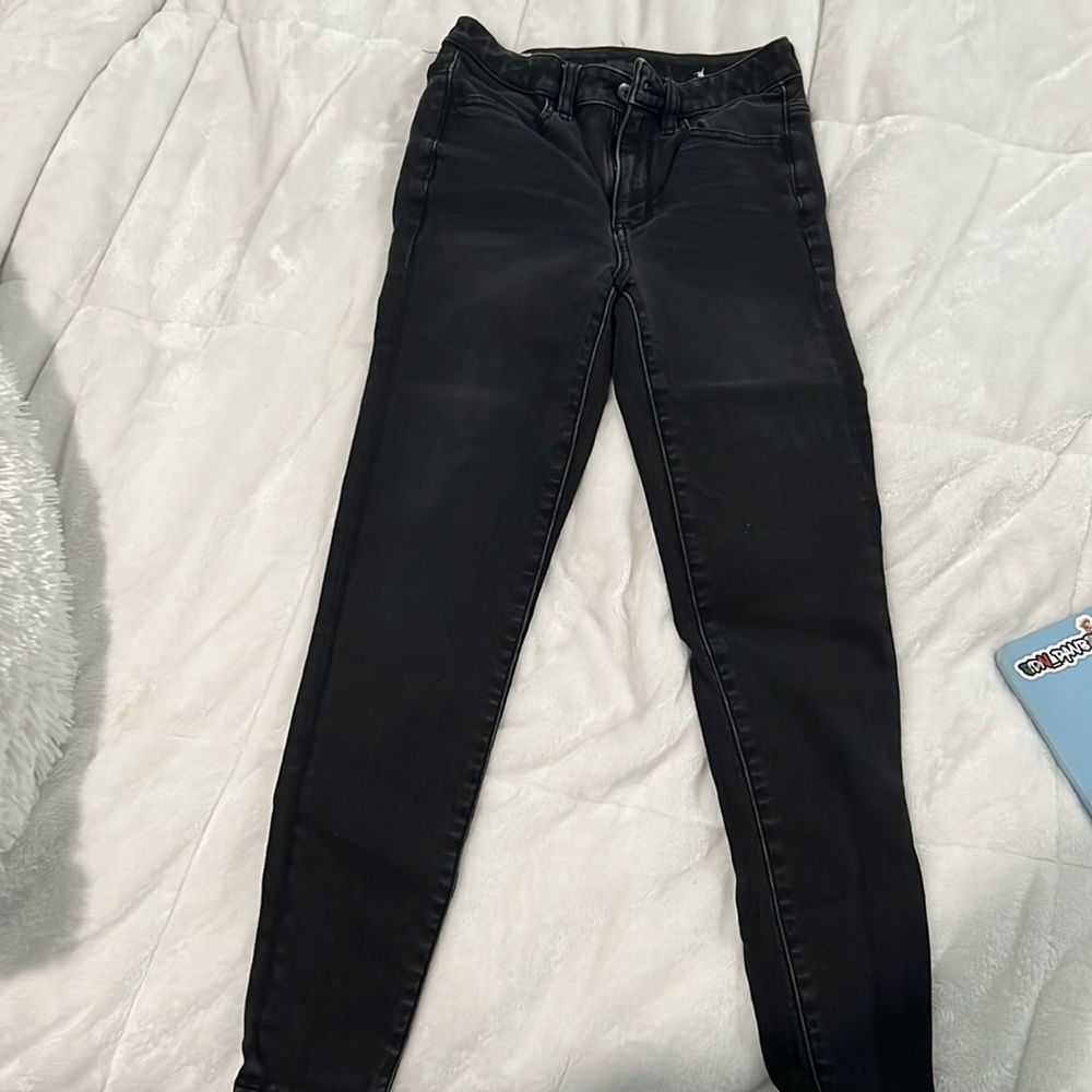 Black Hi Rise American Eagle jeans